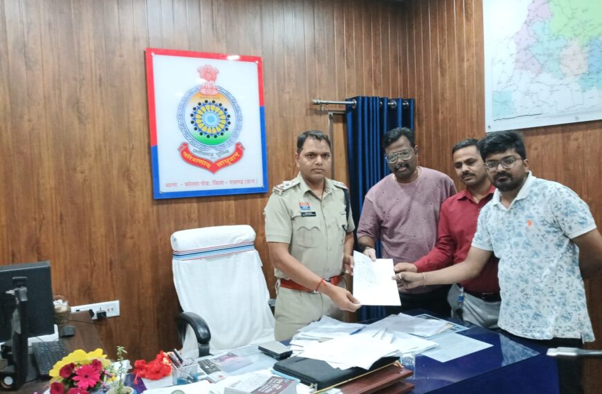 рдзреМрд▓рдкреБрд░ рдореЗрдВ рдкрддреНрд░рдХрд╛рд░реЛрдВ рдкрд░ рдЬрд╛рдирд▓реЗрд╡рд╛ рд╣рдорд▓реЗ рдХреА рдХреЛрд╢рд┐рд╢, рдмрд╛рд▓-рдмрд╛рд▓ рдмрдЪреЗ рддреАрди рд░рд┐рдкреЛрд░реНрдЯрд░