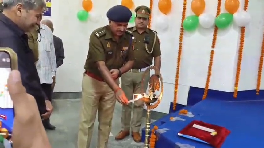 कन्नौज में यातायात माह का शुभारंभ, पुलिस अधीक्षक विनोद कुमार ने दिखाई हरी झंडी