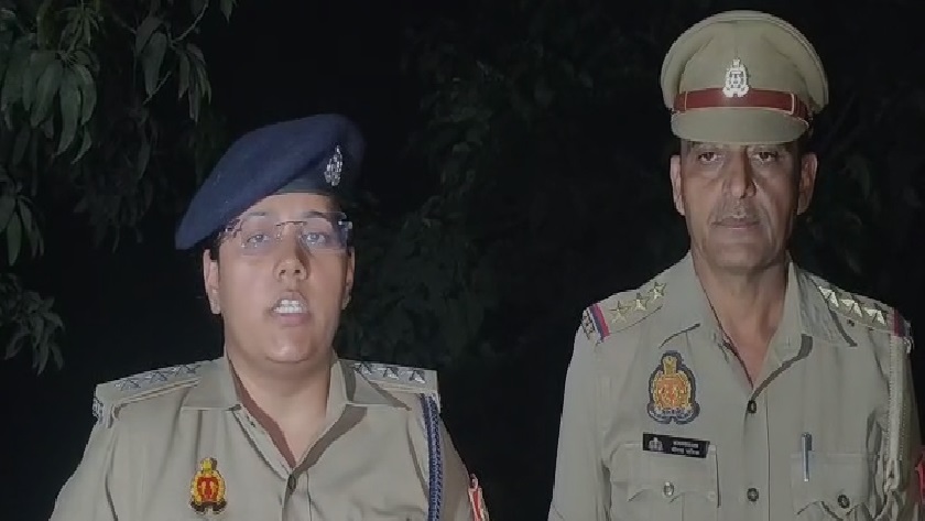 рд╣рд╛рдкреБрдбрд╝ рдкреБрд▓рд┐рд╕ рдФрд░ тВ╣20,000 рдЗрдирд╛рдореА рдЧреИрдВрдЧрд╕реНрдЯрд░ рдореЗрдВ рдореБрдарднреЗрдбрд╝ тАФ рдШрд╛рдпрд▓рд╛рд╡рд╕реНрдерд╛ рдореЗрдВ рдЖрд░реЛрдкреА рдЧрд┐рд░рдлреНрддрд╛рд░