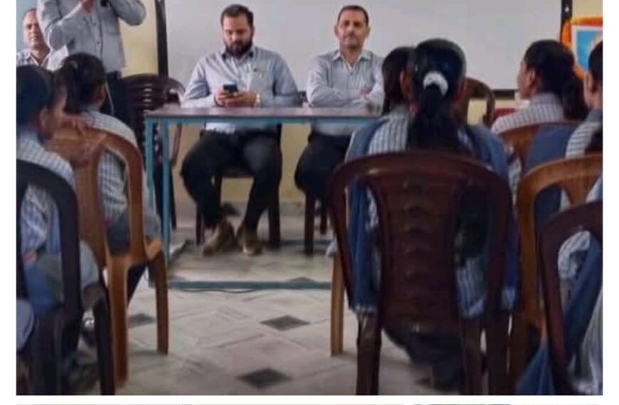 राष्ट्रीय एकता दिवस पर कैंब्रिज स्कूल के छात्र-छात्राएं देशभक्ति और एकता के रंग में रंगे