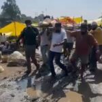 झिरन्या में शवयात्रा को करना पड़ा कीचड़ और मछली-मटन मार्केट से होकर पार — श्मशान घाट मार्ग की बदहाली पर ग्रामीणों में आक्रोश!