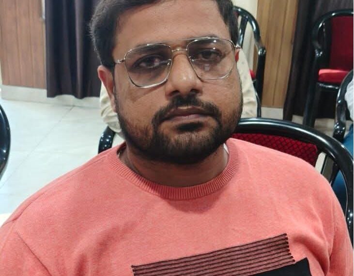 फरीदपुर चकबंदी कार्यालय में रिश्वतखोरी पर…