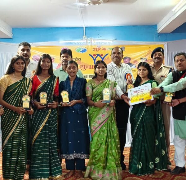 जिला स्तरीय युवा उत्सव में युवा प्रतिभाओं का&hellip;