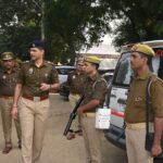 वरिष्ठ पुलिस अधीक्षक सौरभ दीक्षित ने पुलिस लाइन में परेड की सलामी ली — निरीक्षण व उपकरण वितरण के दिए निर्देश