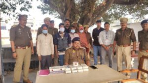 चलती ट्रेनों में चोरी करने वाला गैंग पकड़ा…