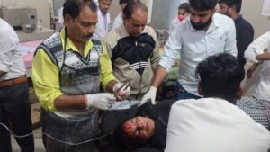 गुना बायपास पर कार-ट्रक भिड़ंत में तीन की…