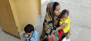 हमीरपुर में बेसहारा महिला न्याय के लिए भटकती,&hellip;