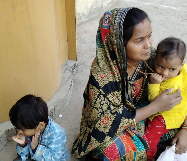 हमीरपुर में बेसहारा महिला न्याय के लिए भटकती,&hellip;