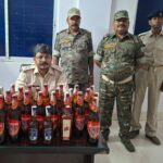 पाकुड़ में होटल से अवैध शराब बरामद