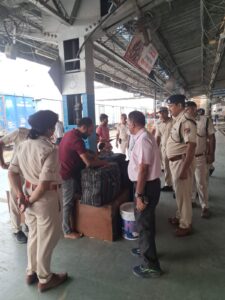 हाजीपुर रेलवे स्टेशन पर हाई अलर्ट, सुरक्षा बढ़ाई