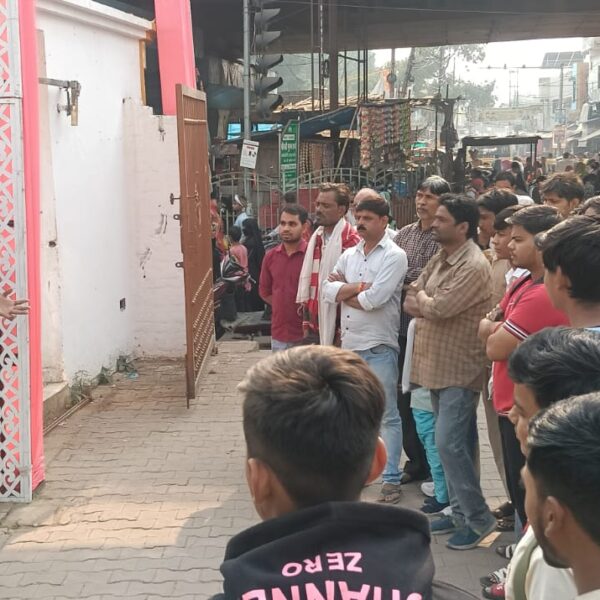 फिरोजाबाद: यातायात माह-नवंबर 2025 में जागरूकता अभियान