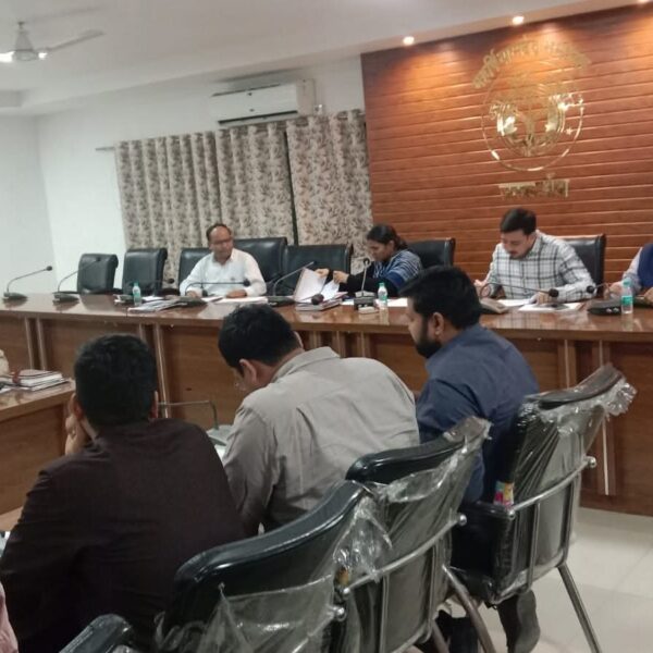 बांदा में कर-करेत्तर और राजस्व कार्यों की समीक्षा&hellip;