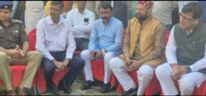 दिल्ली ब्लास्ट पीड़ित दिनेश मिश्रा के परिजनों से&hellip;