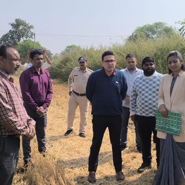 कलेक्टर ने ग्राम चिल्हारी में सुपर सीडर उपयोग&hellip;