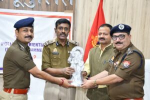 पुलिस SPEL प्रोग्राम फेज-02 में छात्रों को मिला&hellip;