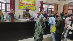 दातागंज में जिलाधिकारी-अपर पुलिस अधीक्षक ने आयोजित किया&hellip;